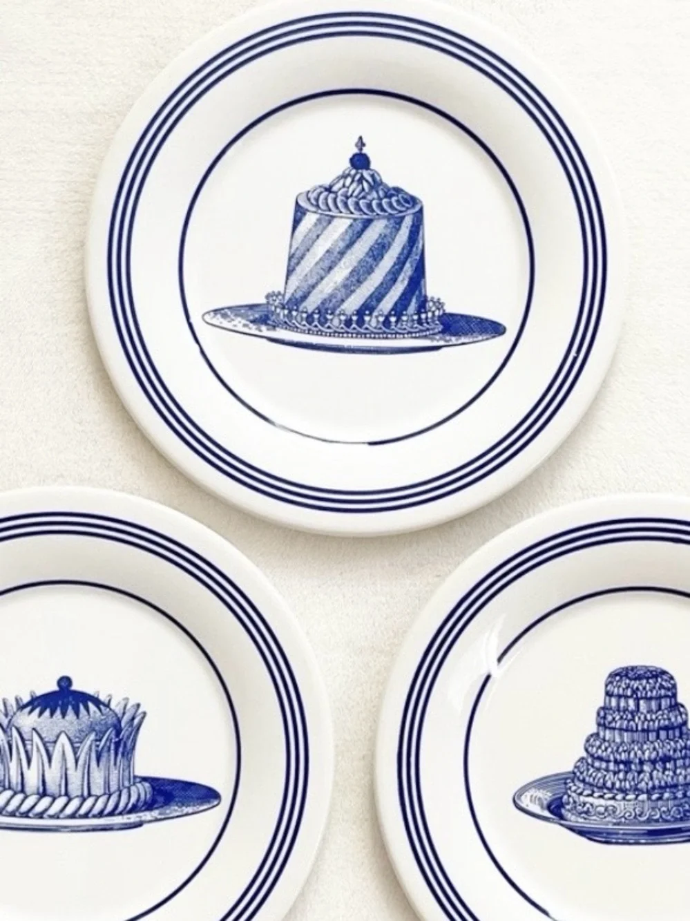 Williams Sonoma Carême Dessert Plates Set of 3 Blue White Made in England